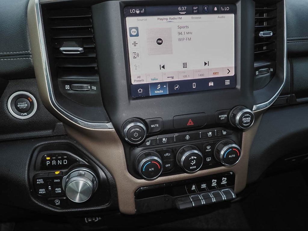 2022 RAM 1500 Laramie Crew Cab 4x4 5'7" Box