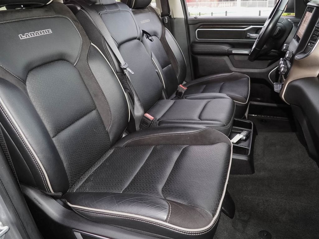 2022 RAM 1500 Laramie Crew Cab 4x4 5'7" Box