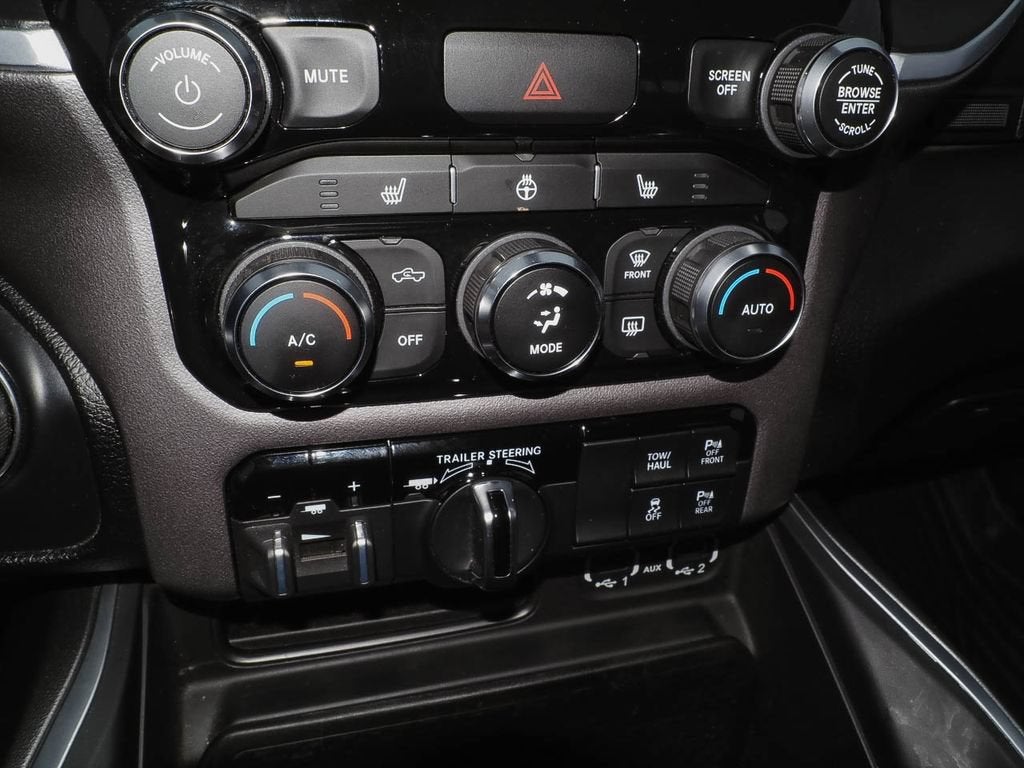 2021 RAM 1500 Big Horn Crew Cab 4x4 6'4" Box