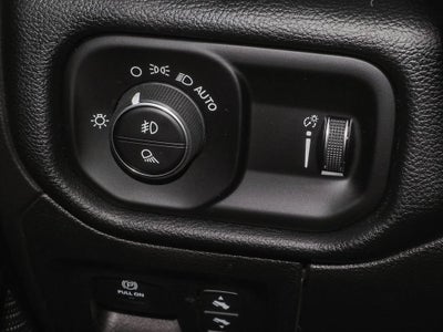 2021 RAM 1500 Big Horn Crew Cab 4x4 6'4" Box