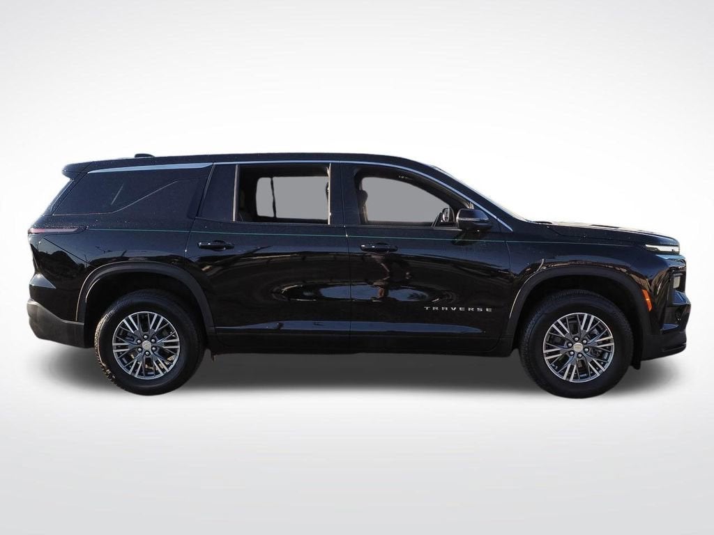2024 Chevrolet Traverse LS