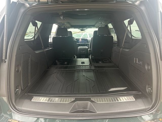 2025 Chevrolet Suburban RST