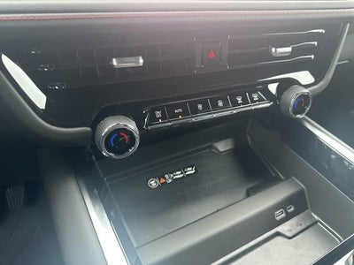 2025 Chevrolet Suburban RST