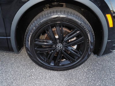 2022 Volkswagen Tiguan SE R-Line Black
