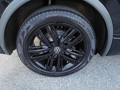 2022 Volkswagen Tiguan SE R-Line Black