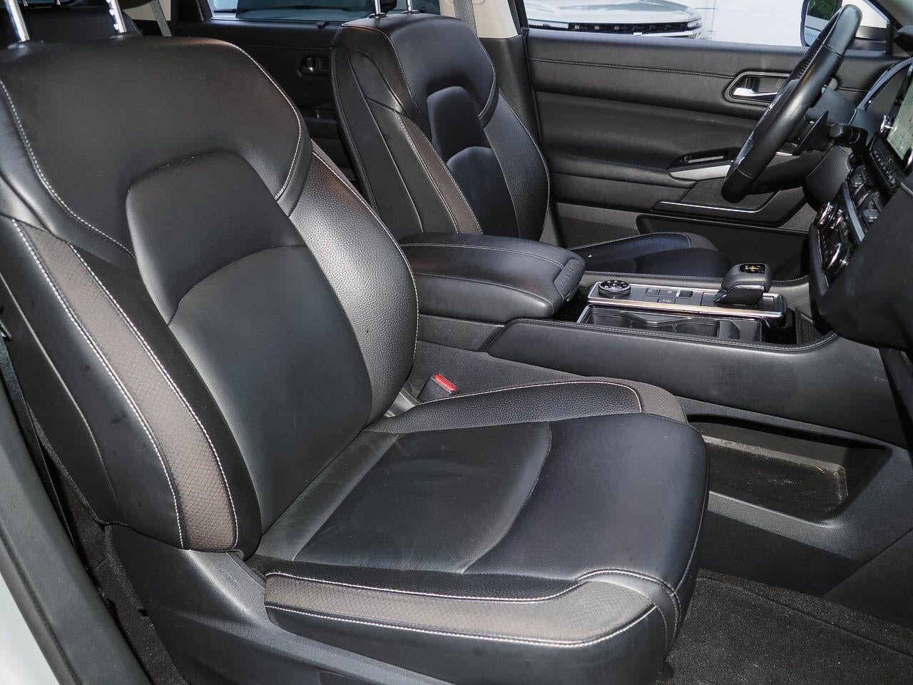 2023 Nissan Pathfinder SL 4WD