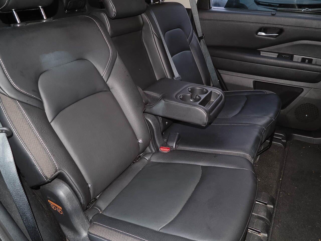 2023 Nissan Pathfinder SL 4WD
