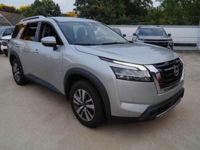 2023 Nissan Pathfinder SL 4WD
