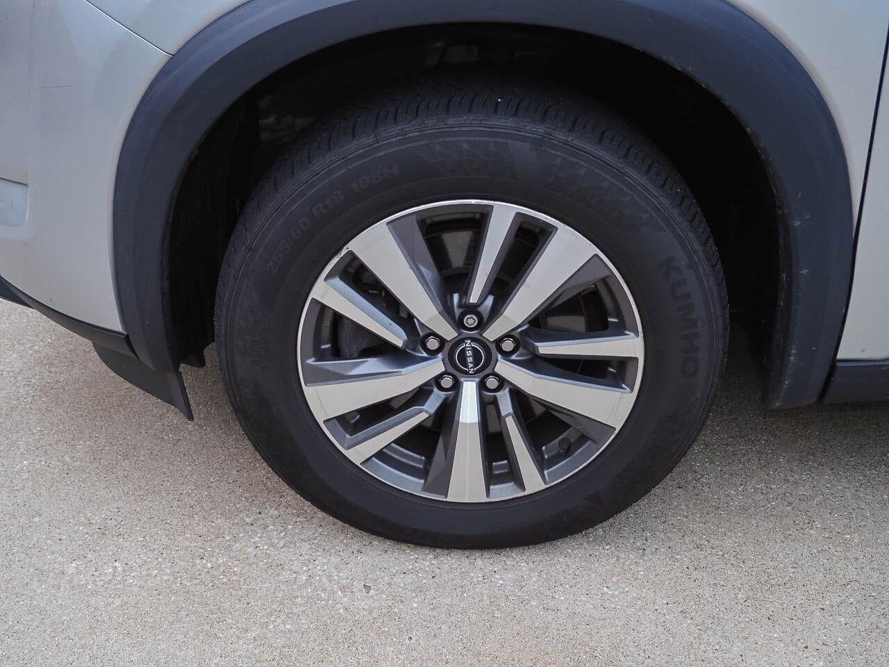 2023 Nissan Pathfinder SL 4WD