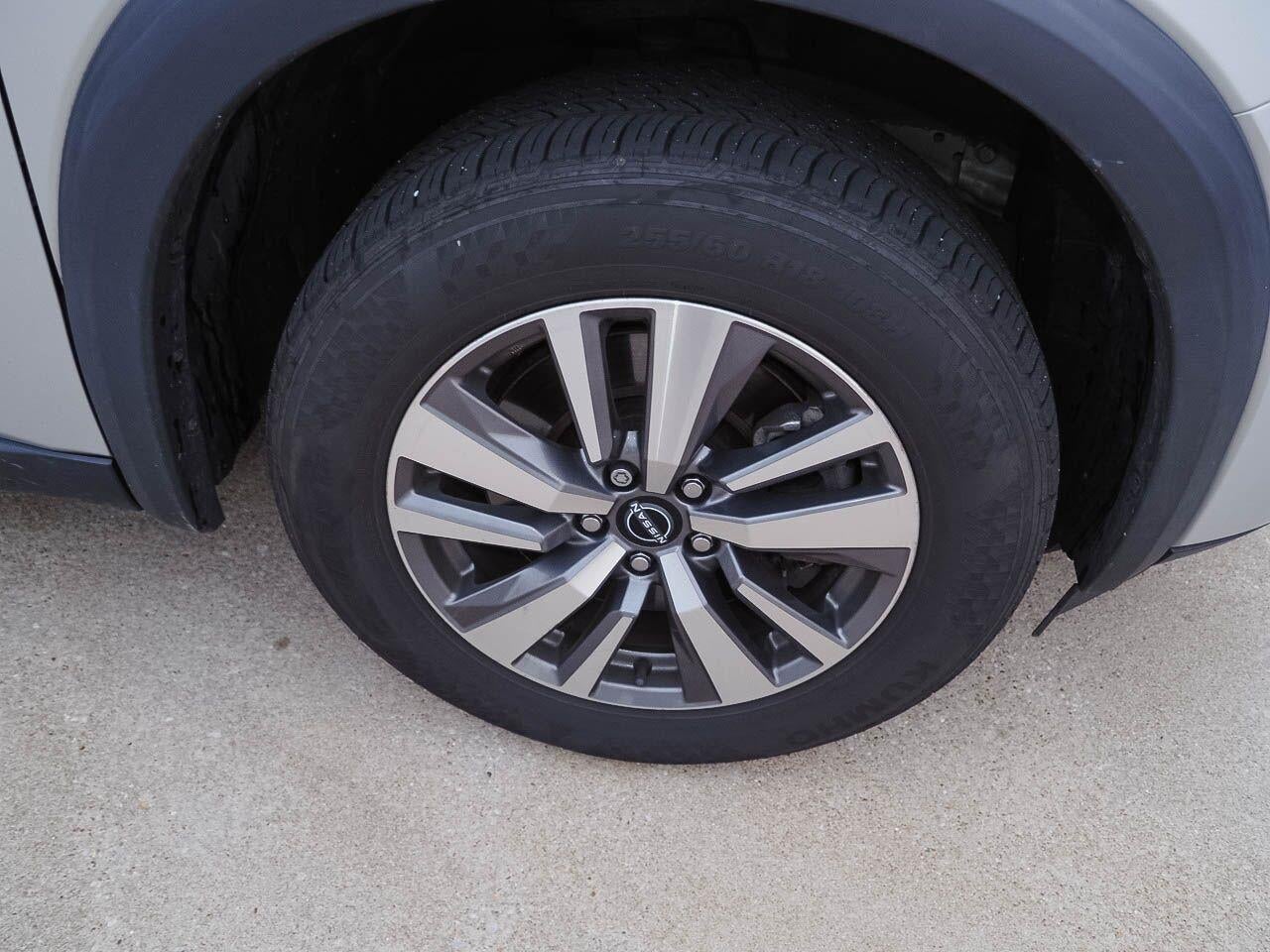 2023 Nissan Pathfinder SL 4WD