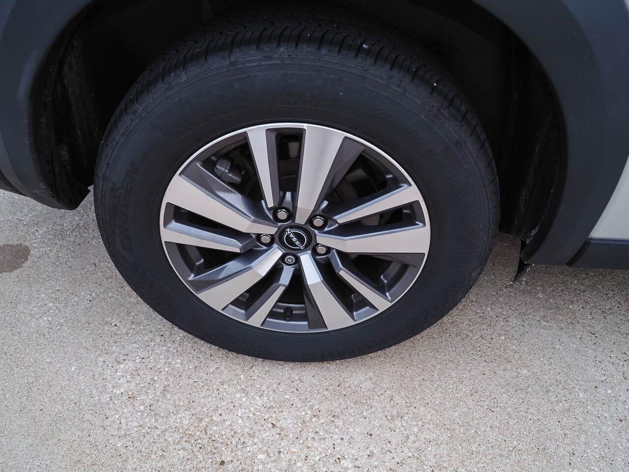 2023 Nissan Pathfinder SL 4WD