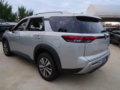 2023 Nissan Pathfinder SL 4WD