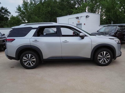 2023 Nissan Pathfinder SL 4WD