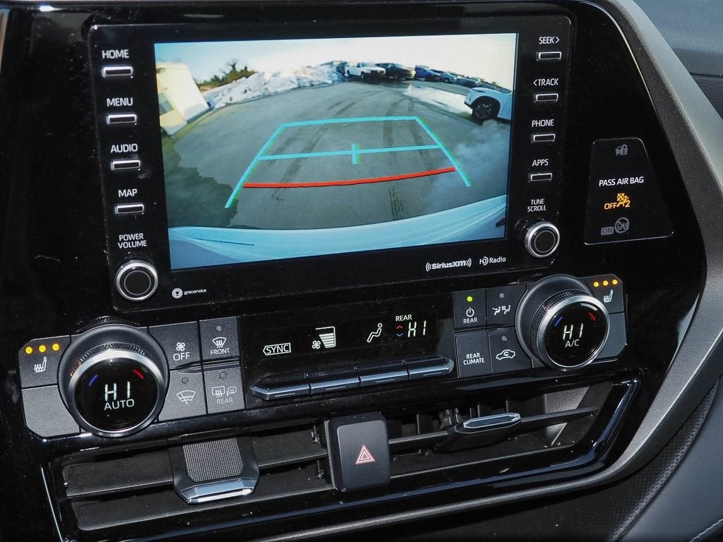 2022 Toyota Highlander Hybrid XLE