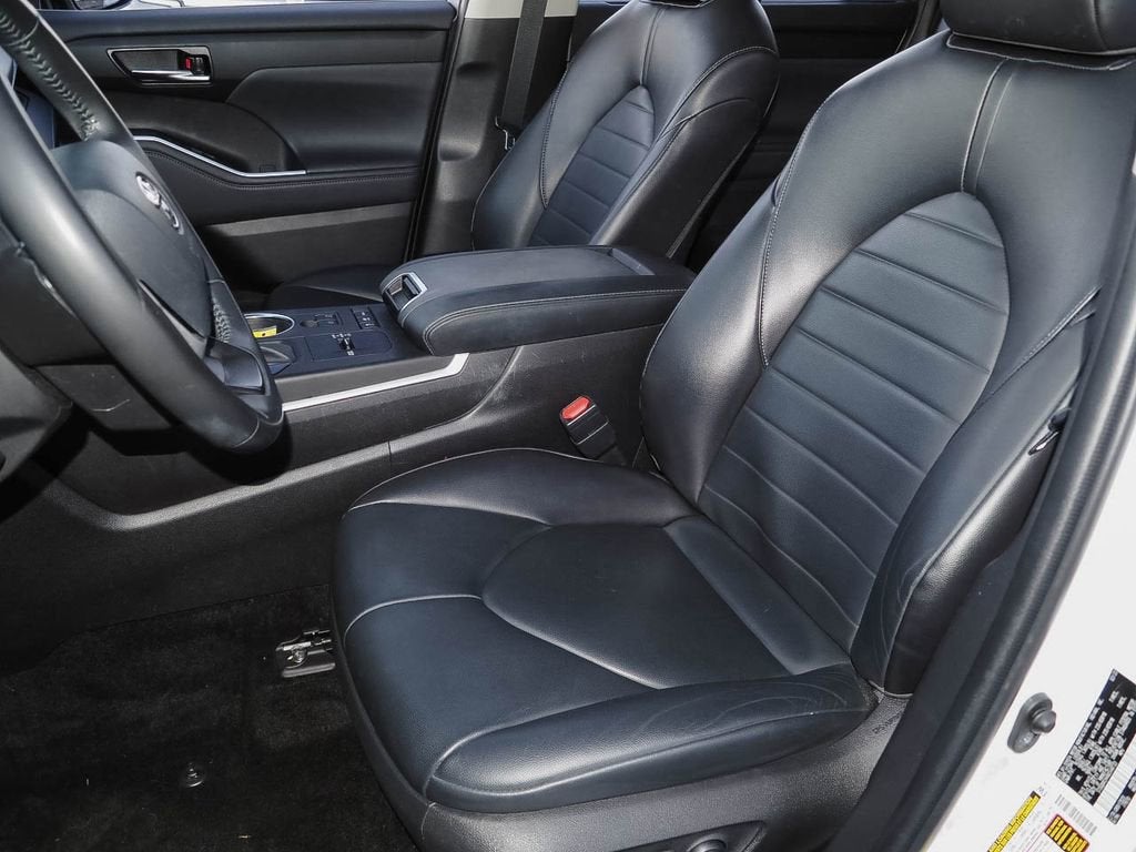 2022 Toyota Highlander Hybrid XLE