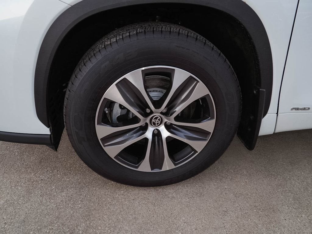 2022 Toyota Highlander Hybrid XLE