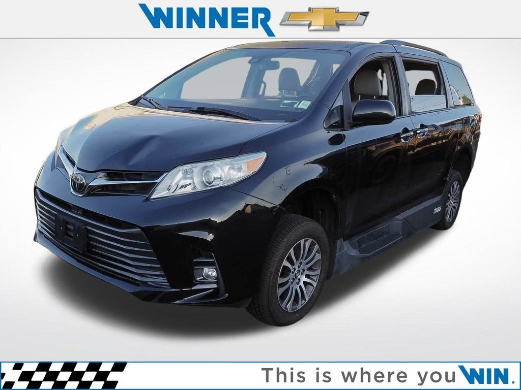 2019 Toyota Sienna XLE Auto Access Seat