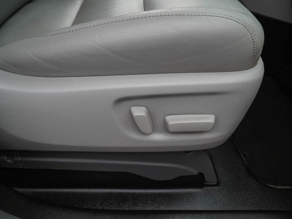 2019 Toyota Sienna XLE Auto Access Seat