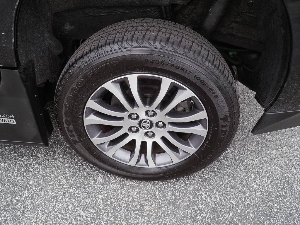 2019 Toyota Sienna XLE Auto Access Seat