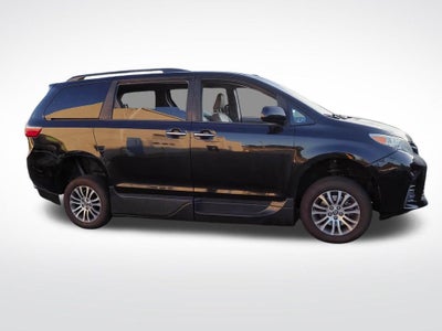2019 Toyota Sienna XLE Auto Access Seat
