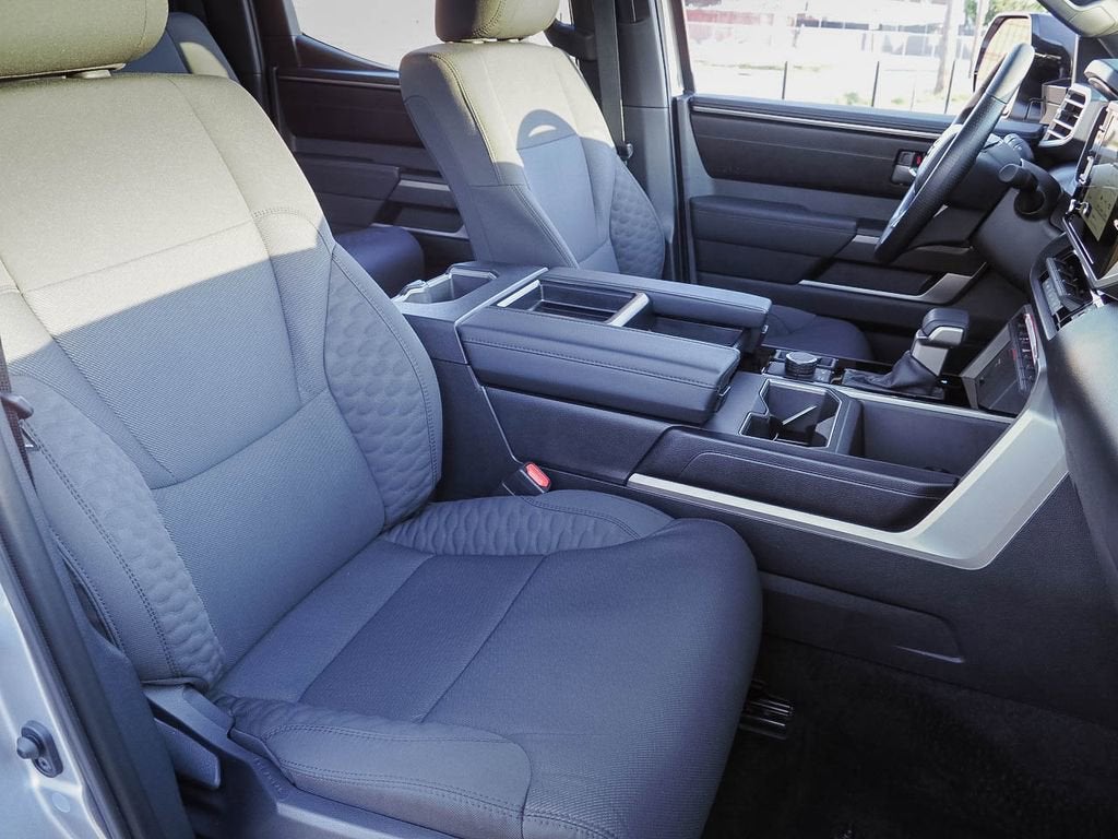 2025 Toyota Tundra SR5 - Photo 16