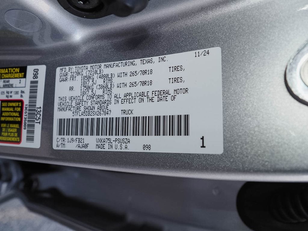 2025 Toyota Tundra SR5 - Photo 37