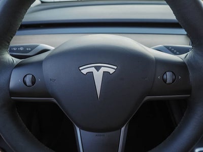 2022 Tesla Model Y Long Range Dual Motor All-Wheel Drive