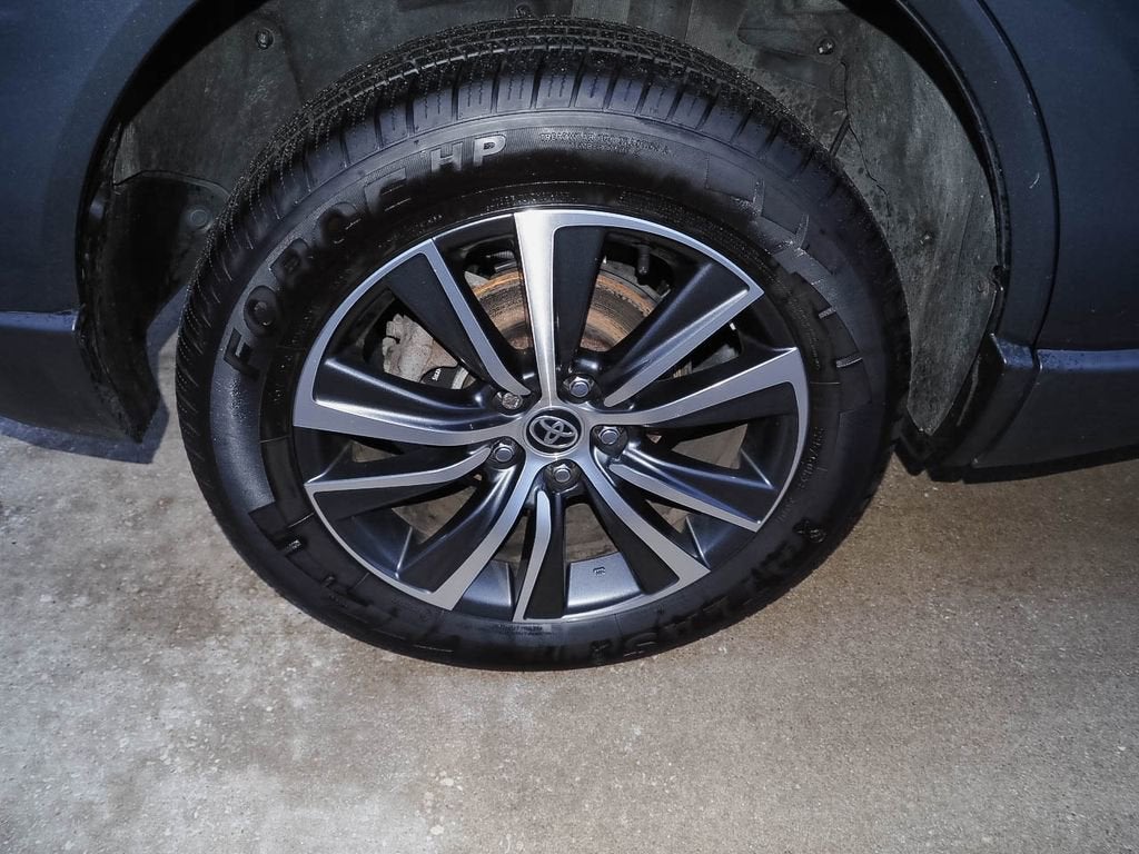 2021 Toyota Venza LE