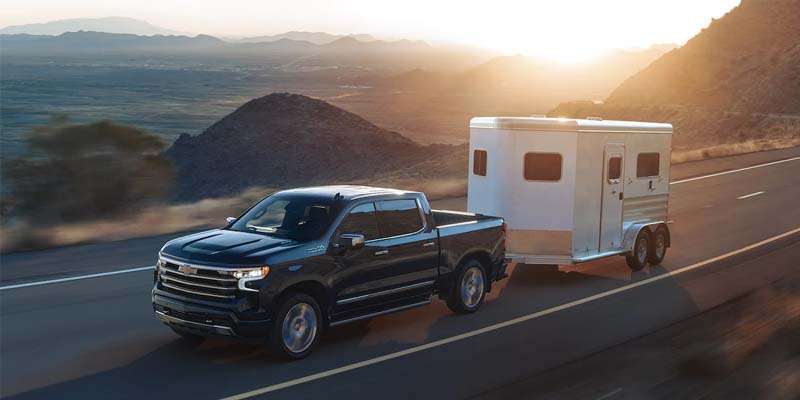Chevy Silverado 1500 hauling trailer